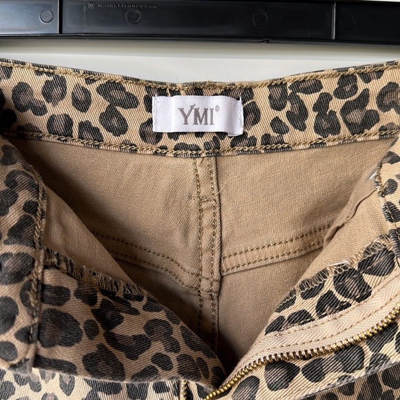 YMI leopard shorts - Picture 2 of 4